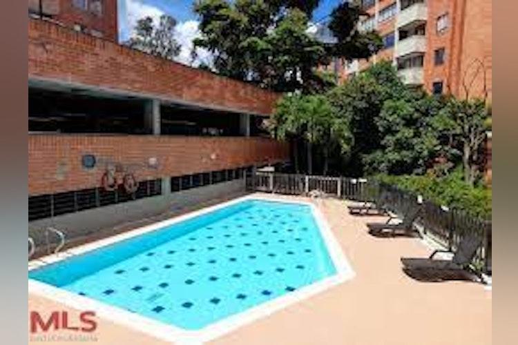 Picture of VICO Habitación en Penthouse con piscina, baño privado y hermosa vista., an apartment and co-living space in Medellín
