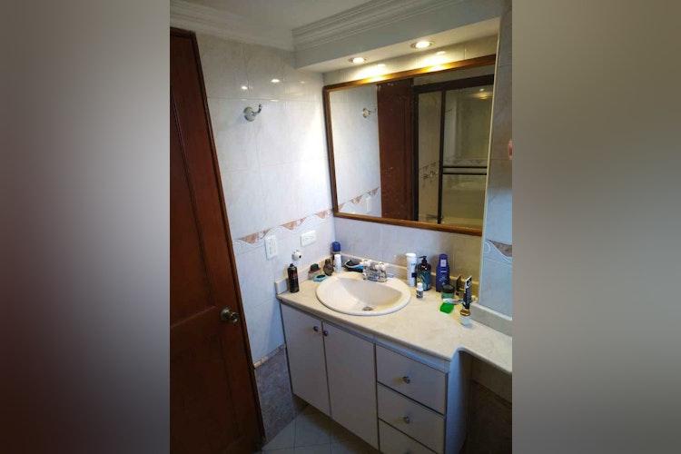 Picture of VICO Cuarto amplio con baño privado en  Laureles, an apartment and co-living space in Florida Nueva