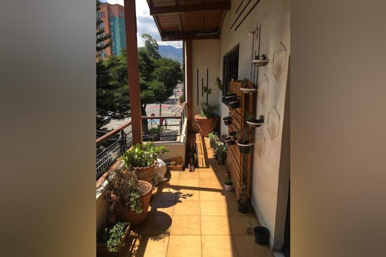 Picture of VICO Room with private bathroom in 240m2 house. 1, an apartment and co-living space in Medellín