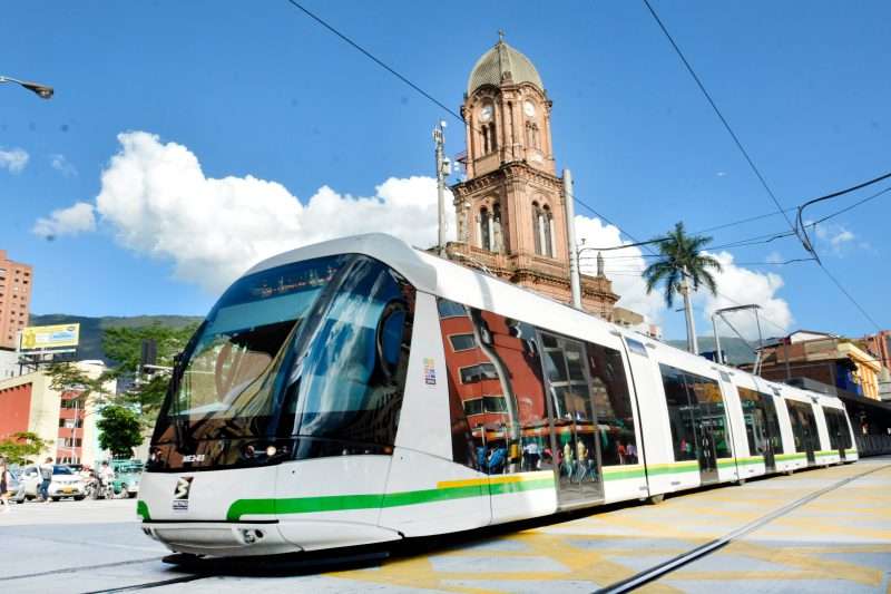Tranvía en el centro de Medellín, un innovador medio de transporte público